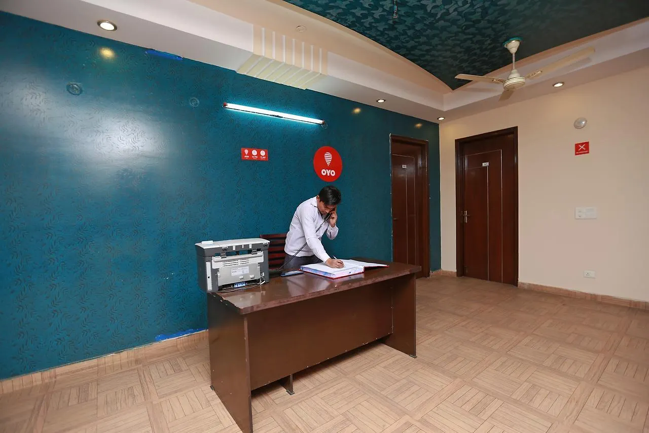 Oyo 11600 Hotel Cosy Tree Gurgaon 3*,  India