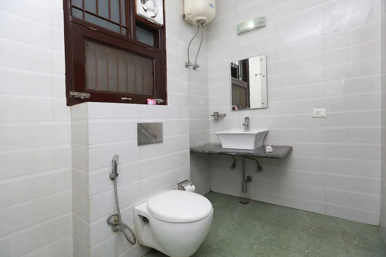 ***  Oyo 11600 Hotel Cosy Tree Γκουργκάον Ινδία