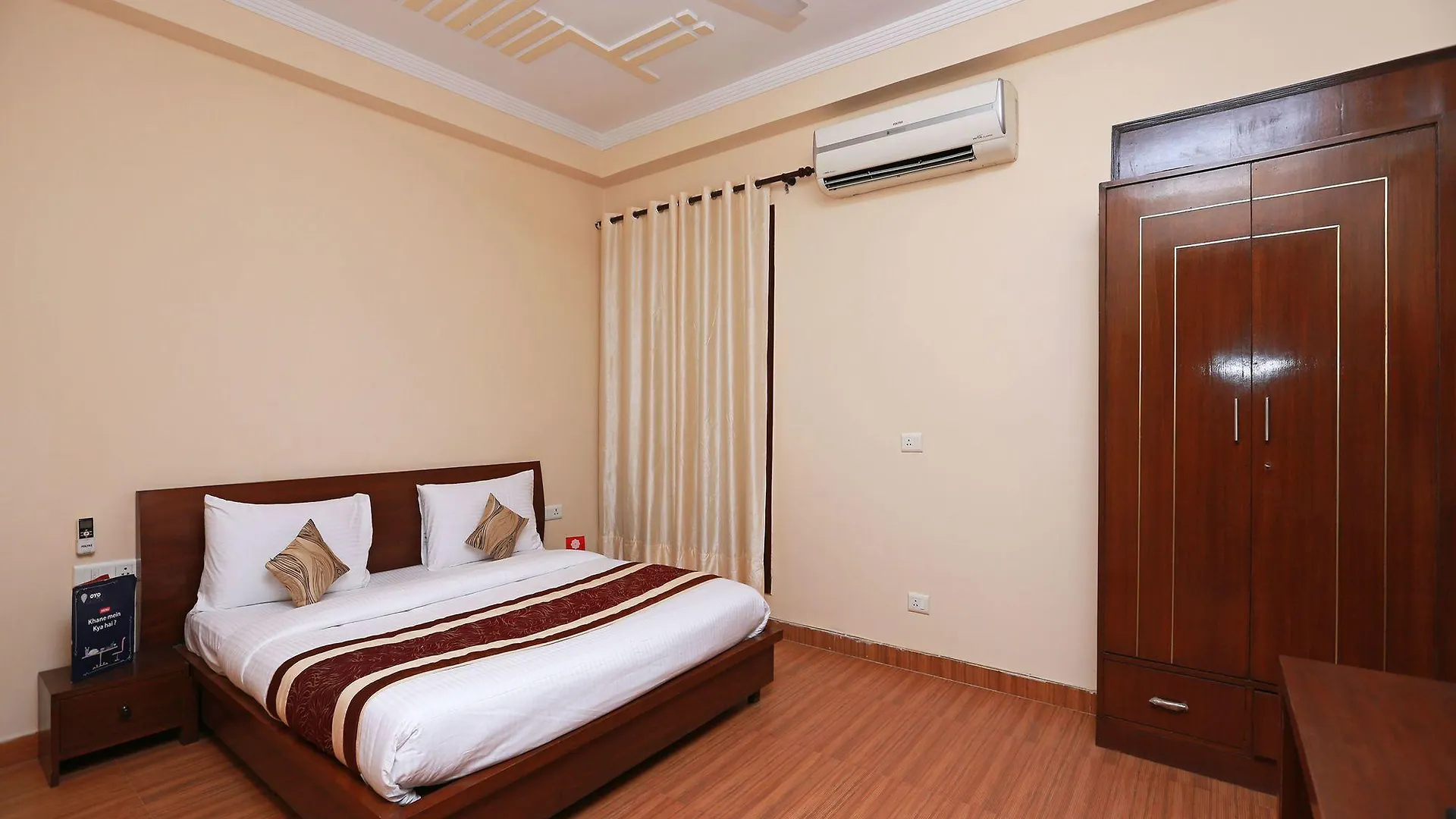 Oyo 11600 Hotel Cosy Tree Γκουργκάον 3*,